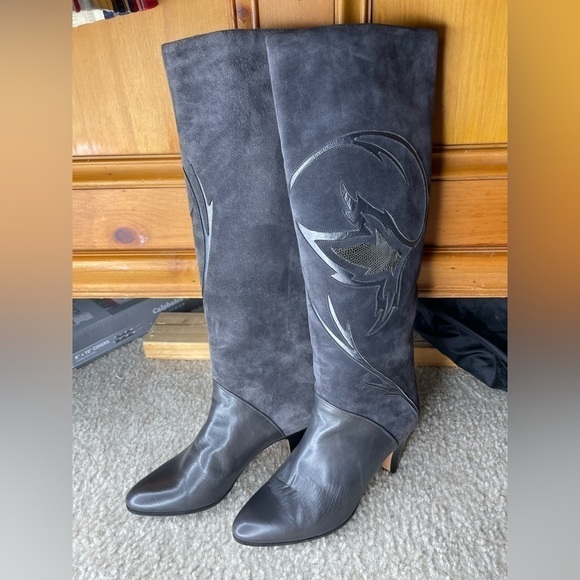 New Bally Vintage 80's Gray Suede Leather Tall Heeled Boots w/ Applique US 6   - Picture 1 of 13
